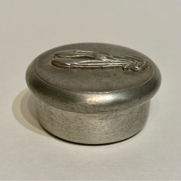 Seagull Pewter Canada Ballet Slippers Ballerina Necklace and Trinket Box Set - Picture 8 of 11
